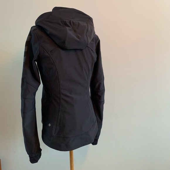 Lulu Lemon light jacket. Black. Size 4. Measurements in photos - Picture 2 of 9